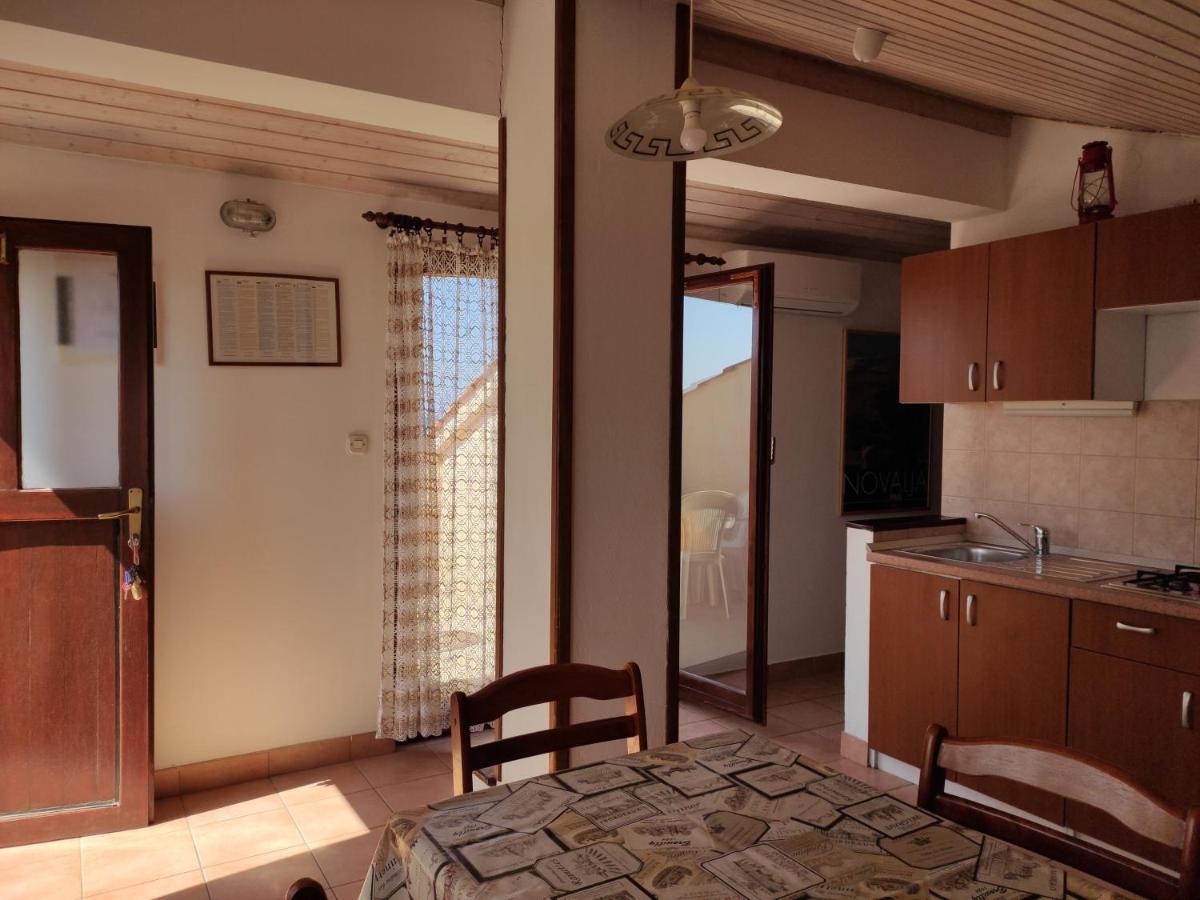 Apartments With A Parking Space Novalja, Pag - 6552 Exteriör bild